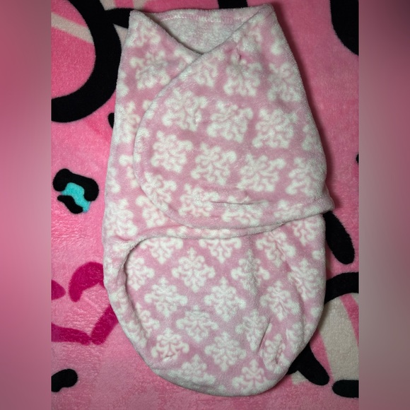 (3) Girls swaddle bundle - Picture 2 of 7